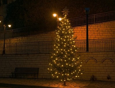 Το Άνω Κεράσοβο φόρεσε τα γιορτινά του – Το Σάββατο η φωταγώγηση του χριστουγεννιάτικου δέντρου (Σαβ 13/12/2025 19:00)