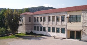 Εργασίες διαμόρφωσης στη σχολική αυλή του Γυμνασίου Θέρμου (Πεμ 21 - Παρ 22/5/2026)