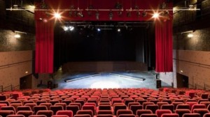 «Η Σπασμένη Στάμνα»: Κωμωδία του Χάινριχ Φον Κλάιστ στο Δη.Πε.Θε. Αγρινίου (Παρ 17/1/2025 21:15 + κάθε Παρ &amp; Σαβ έως 9/2/2025)