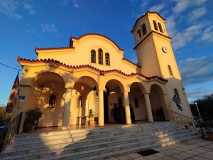 Πανηγυρίζει το παρεκκλήσιο της Αγίας Ειρήνης του Ι.Ν. Αγίου Αντωνίου Αγρινίου (Κυρ 4 - Δευ 5/5/2025)