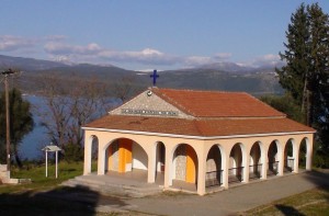 Γιορτάζει το εκκλησάκι Αναλήψεως του Κυρίου στο Δαφνιά Αγρινίου δίπλα στη λίμνη Τριχωνίδα (Τετ 28/5/2025 19:00)