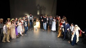 13ο Πανελλήνιο Φεστιβάλ Θεάτρου στο Αγρίνιο: Η παράσταση «Η αλφαβήτα της εφηβείας» απο το 8ο Γυμνάσιο Κοζάνης (Τετ 26/3/2025 20:00)
